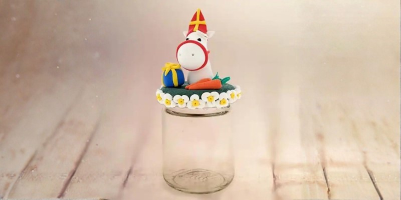 Snoeppot met het paard van Sinterklaas maken met Silk Clay