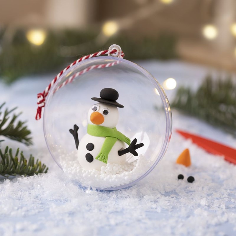 Maak een sneeuwpop kerstbal van Silk Clay®