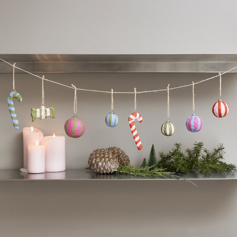 Maak sfeervolle kerstdecoraties van papier-maché